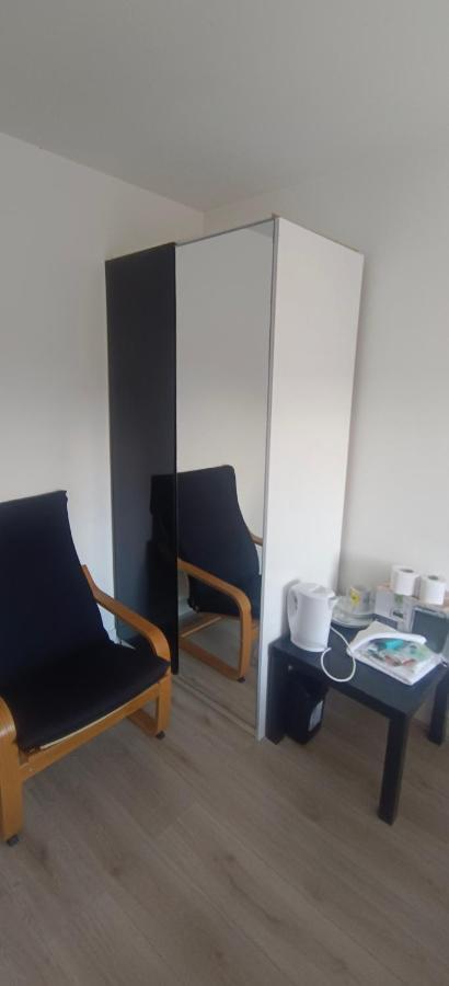 Free Car Park And Walk To Coop, Etihad , Piccadilly Manchester Bagian luar foto
