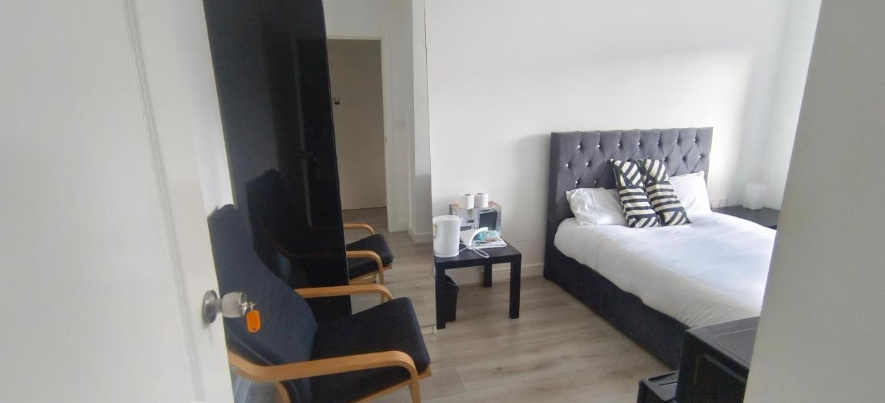 Free Car Park And Walk To Coop, Etihad , Piccadilly Manchester Bagian luar foto