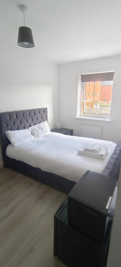 Free Car Park And Walk To Coop, Etihad , Piccadilly Manchester Bagian luar foto