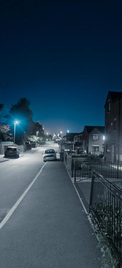 Free Car Park And Walk To Coop, Etihad , Piccadilly Manchester Bagian luar foto