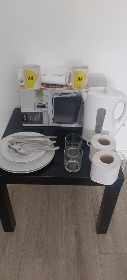 Free Car Park And Walk To Coop, Etihad , Piccadilly Manchester Bagian luar foto